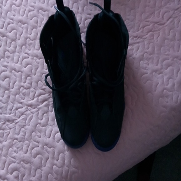 Shoes - Picture 3 of 4